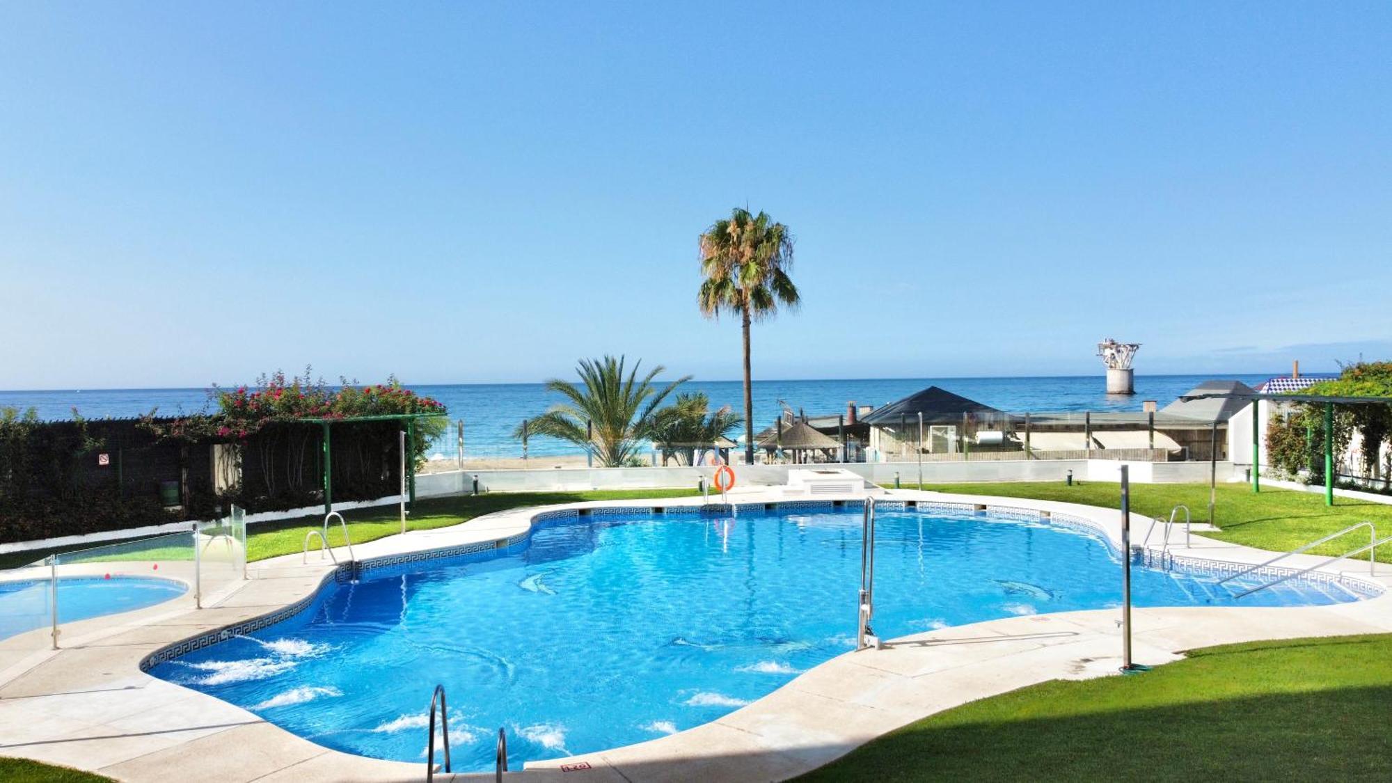 Banana Front Line Iii - Eaw Homes Apartamento Marbella